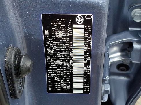 Used 2021 Toyota Corolla LE w/ Carpet Mat Package (TMS) FWD image 27