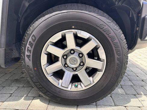 Used 2014 Toyota FJ Cruiser 4WD w/ Upgrade Package image 37