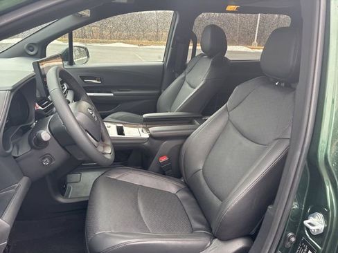 Used 2025 Toyota Sienna Platinum image 45