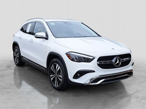 Certified 2025 Mercedes-Benz GLA 250 4MATIC image 4