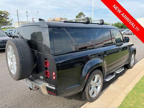 Used 2023 Land Rover Defender 130 SE AWD/4WD image 4