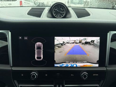 Used 2022 Porsche Macan image 22