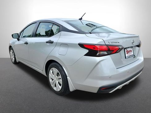 Used 2020 Nissan Versa S FWD image 3