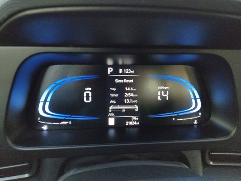 Used 2025 Hyundai Elantra Sport FWD image 23
