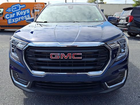 Certified 2022 GMC Terrain SLE image 2