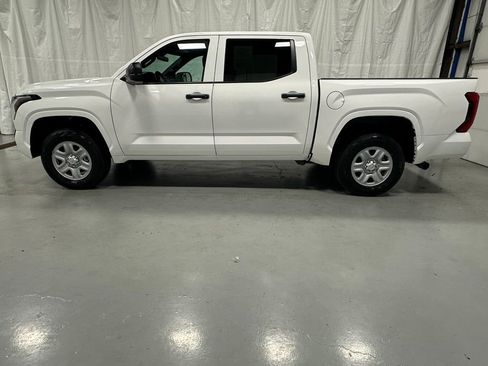 Used 2025 Toyota Tundra SR w/ SR Tow Package AWD/4WD image 4
