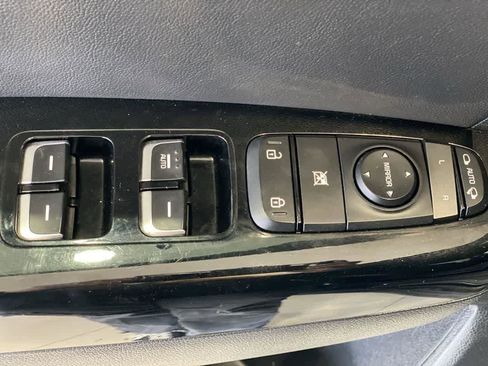 Used 2022 Kia Sportage EX image 16