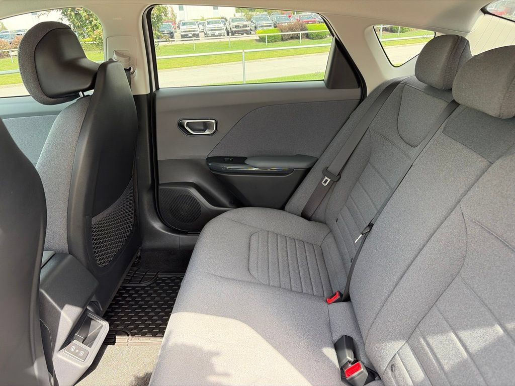 Used 2025 Kia K4 EX FWD image 44
