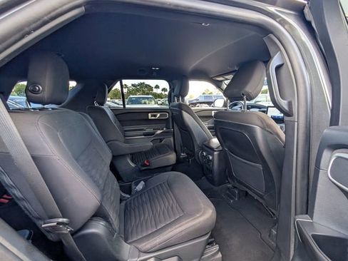Used 2020 Ford Explorer XLT w/ Comfort Package image 14
