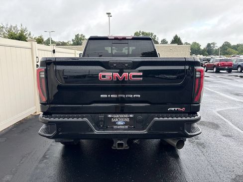 Used 2025 GMC Sierra 2500 AT4 w/ AT4 Premium Plus Package AWD/4WD image 4