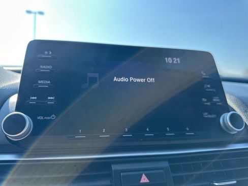 Used 2018 Honda Accord LX image 26