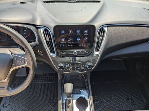 Used 2023 Chevrolet Malibu LT FWD image 17