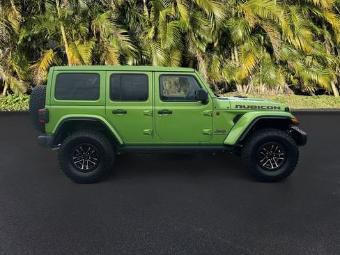 Used 2025 Jeep Wrangler Unlimited Rubicon AWD/4WD image 2