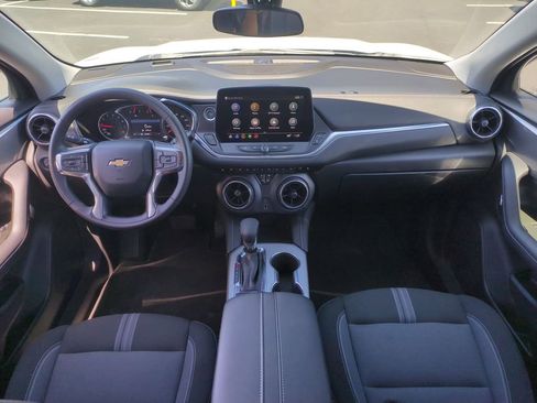 Used 2025 Chevrolet Blazer LT AWD/4WD image 21