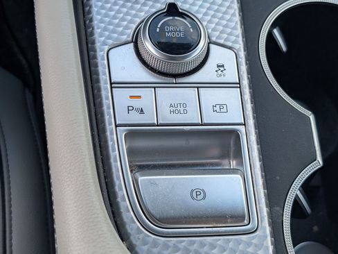 Used 2023 Genesis G70 2.0T w/ Sport Prestige Package image 17