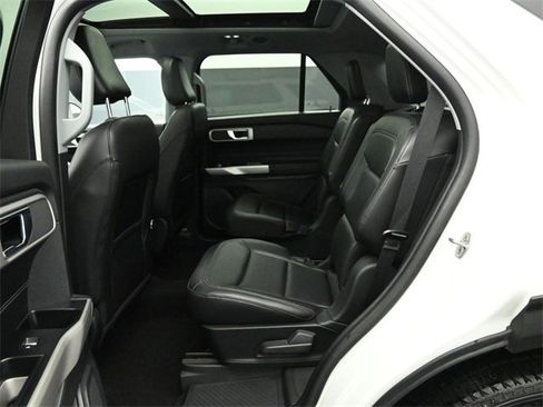 Certified 2021 Ford Explorer XLT w/ Equipment Group 202A image 22