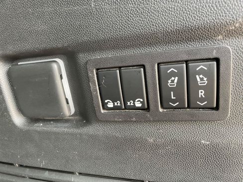 Used 2023 Chevrolet Tahoe RST w/ Luxury Package RWD image 30