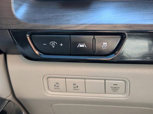 Certified 2023 Kia Carnival EX image 42