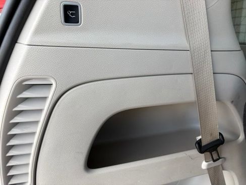 Used 2024 Chrysler Pacifica Limited FWD image 41