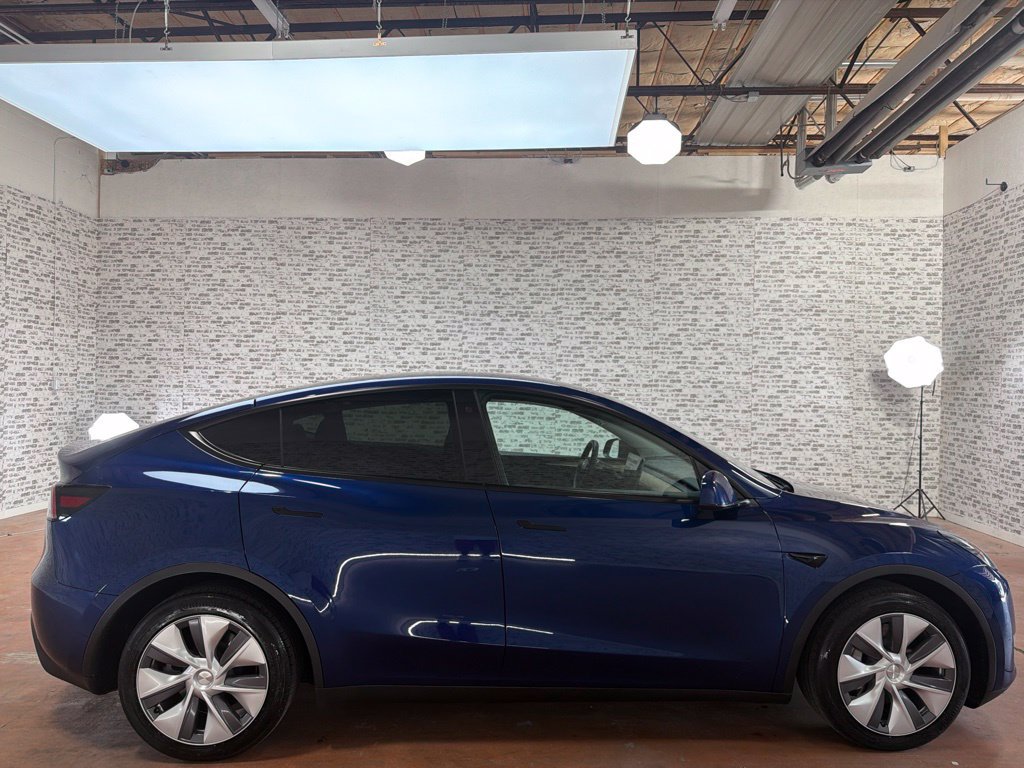 Used 2023 Tesla Model Y Long Range AWD/4WD image 8