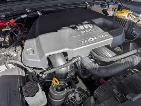 Used 2020 Jeep Wrangler Unlimited Sport S image 22