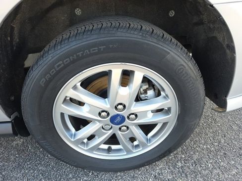 Used 2020 Ford Transit Connect XLT image 5