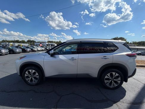 Used 2021 Nissan Rogue SV w/ Premium Package AWD/4WD image 4