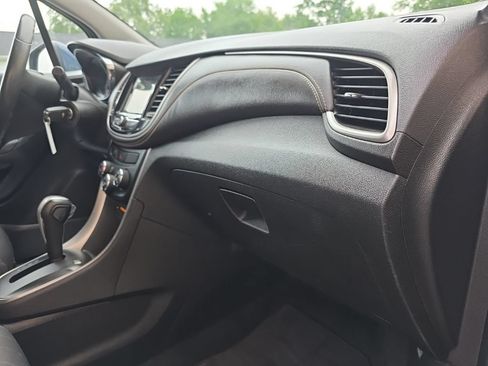 Used 2018 Chevrolet Trax LT AWD/4WD image 22