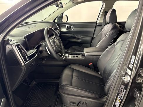 Used 2025 Kia Sorento EX AWD/4WD image 29
