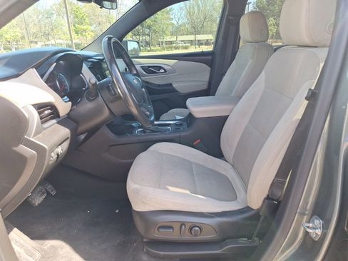 Certified 2022 Chevrolet Traverse LT image 24