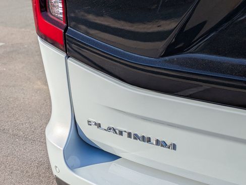 Certified 2025 Ford Expedition Max Platinum w/ Driver's Package AWD/4WD image 32