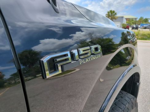 Used 2017 Ford F150 Platinum w/ Equipment Group 701A Luxury AWD/4WD image 11
