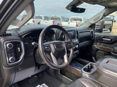 Used 2021 GMC Sierra 3500 Denali w/ Denali Black Diamond Edition image 13