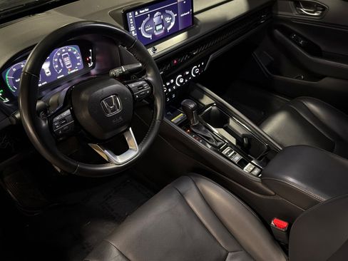 Used 2024 Honda Accord Touring image 9