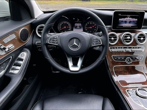 Used 2018 Mercedes-Benz C 300 4MATIC Sedan image 7