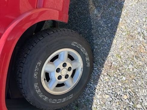 Used 2002 Chevrolet S10 Pickup LS w/ LS Preferred Equipment Group image 6