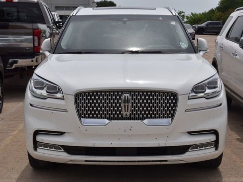 Used 2022 Lincoln Aviator Reserve w/ Equipment Group 201A AWD/4WD image 3