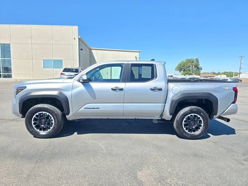 Used 2024 Toyota Tacoma TRD Off-Road AWD/4WD image 3
