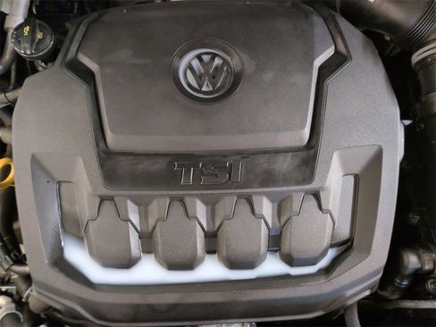 Used 2022 Volkswagen Tiguan SE image 31