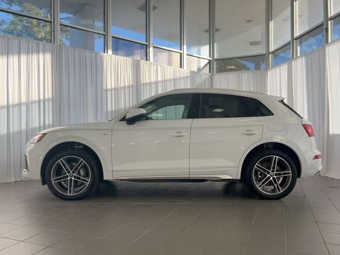 Used 2024 Audi Q5 e Premium Plus image 2