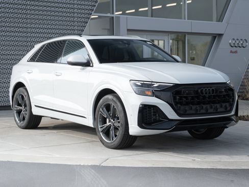 New 2026 Audi Q8 Premium image 2