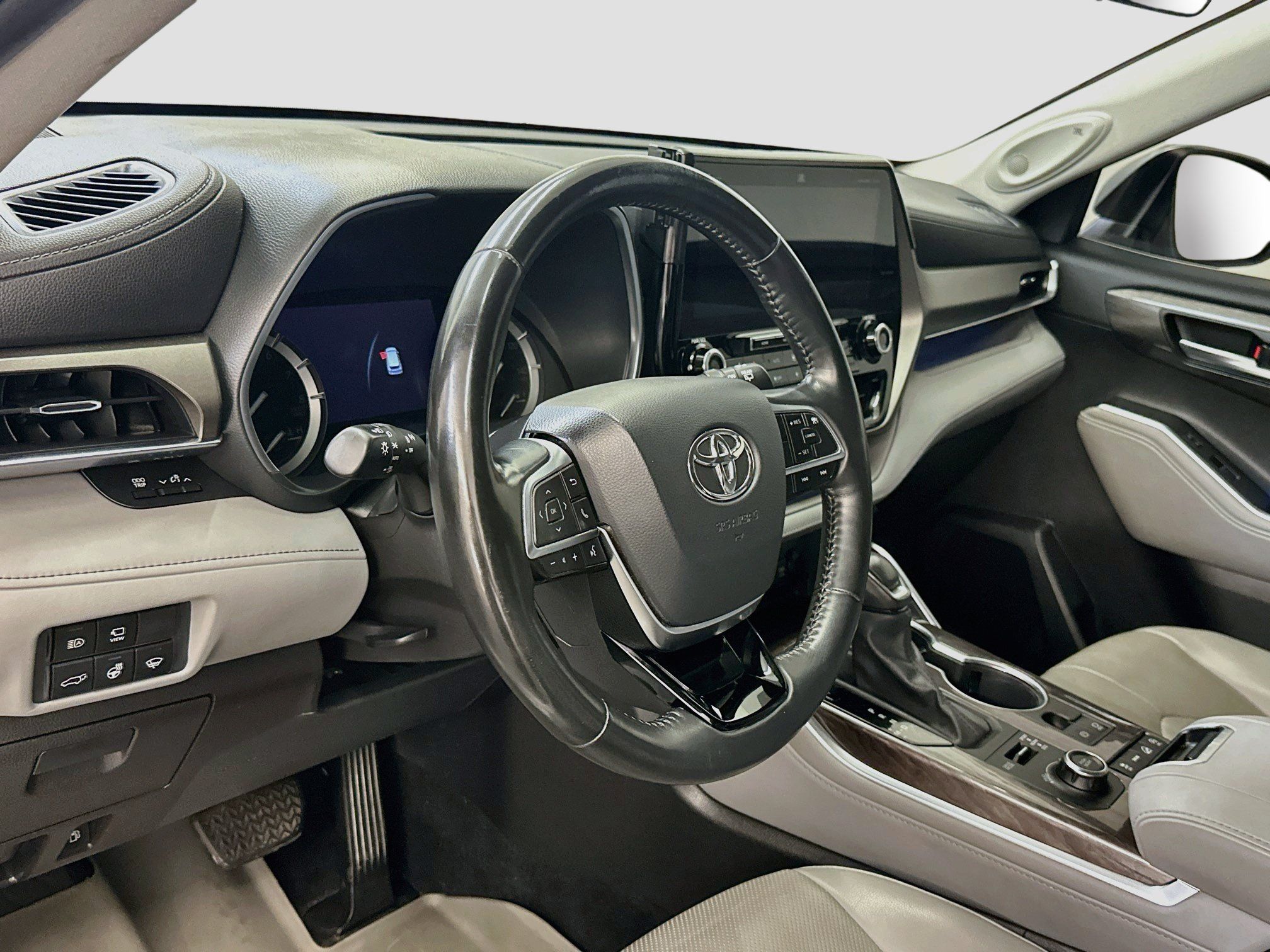 Used 2021 Toyota Highlander Limited AWD/4WD image 18