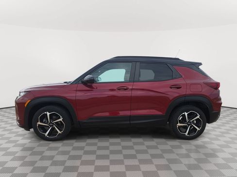 Used 2022 Chevrolet TrailBlazer RS w/ Sun and Liftgate Package FWD image 4