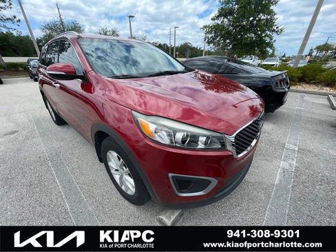 Used 2017 Kia Sorento FWD w/ LX Convenience Package image 1