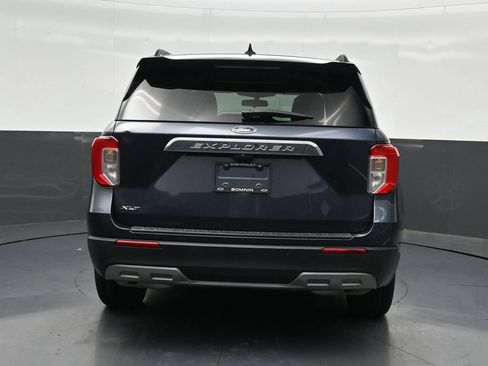 Used 2022 Ford Explorer XLT w/ Equipment Group 202A RWD image 4