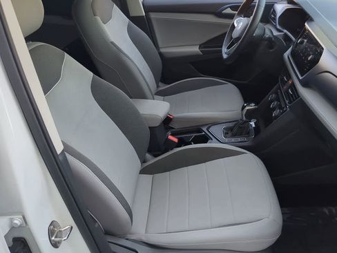 Used 2024 Volkswagen Taos SE image 21