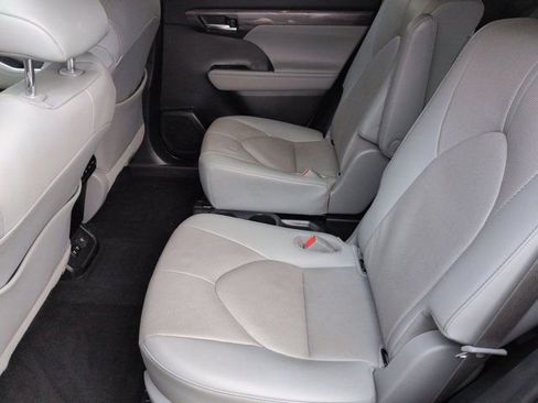 Certified 2020 Toyota Highlander Limited image 17
