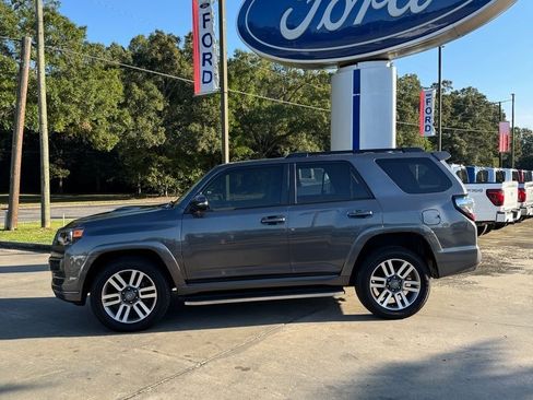 Used 2023 Toyota 4Runner TRD Sport image 3