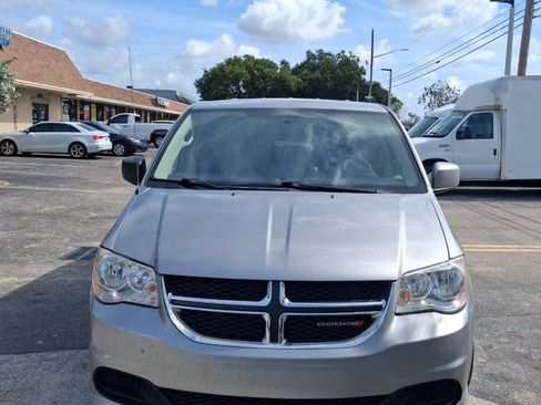 Used 2017 Dodge Grand Caravan SE w/ Power Window Group FWD image 3