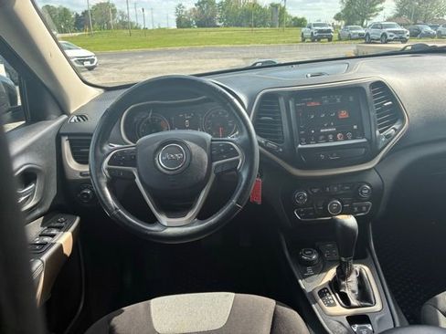 Used 2018 Jeep Cherokee Latitude image 15